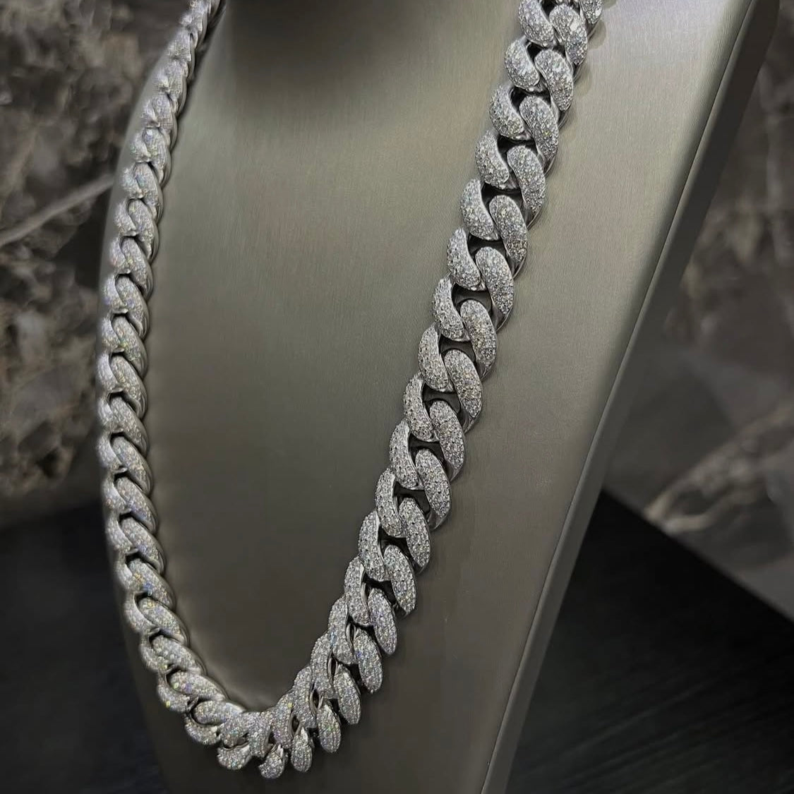 BUSSDOWN CUBAN LINK CHAIN