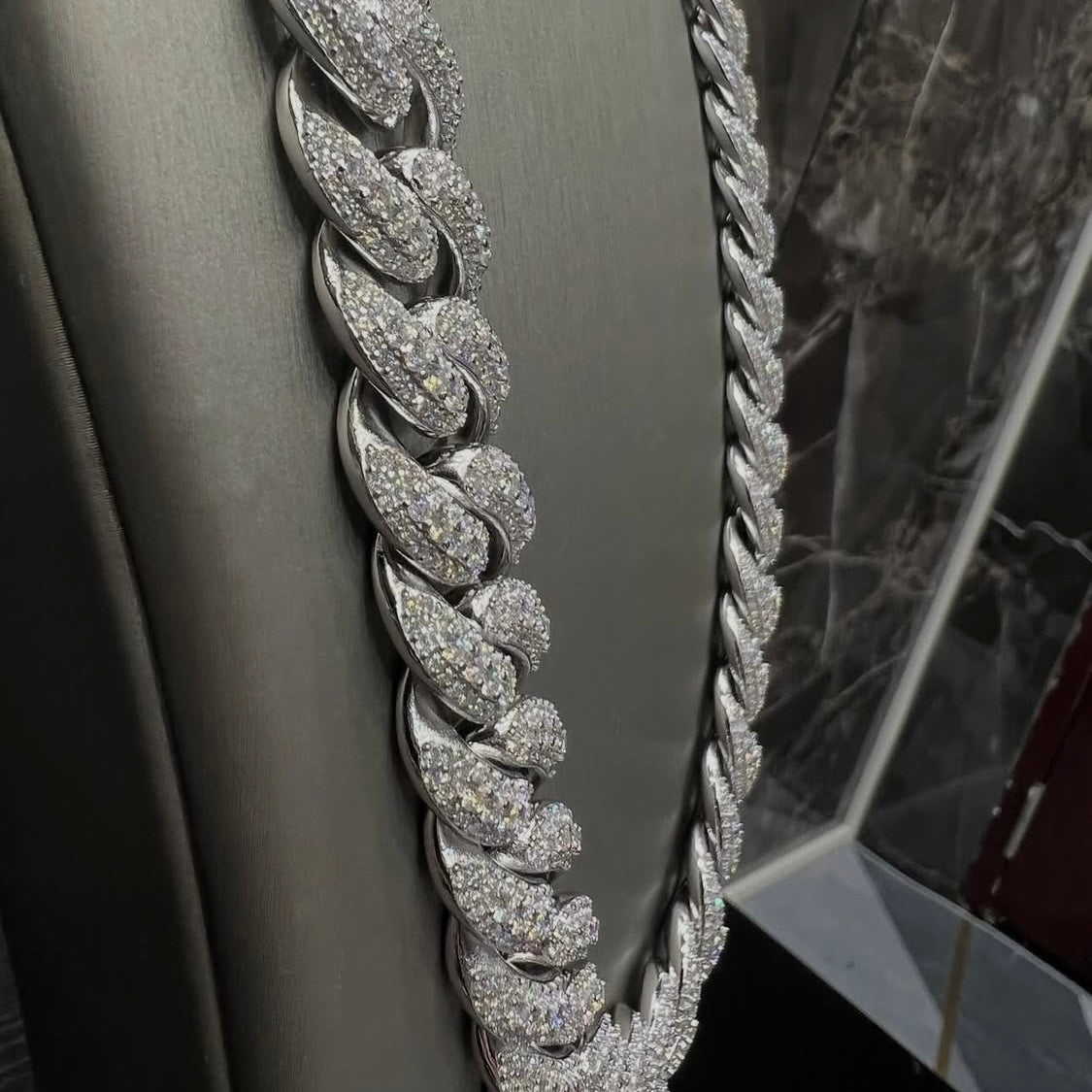 BUSSDOWN CUBAN LINK CHAIN