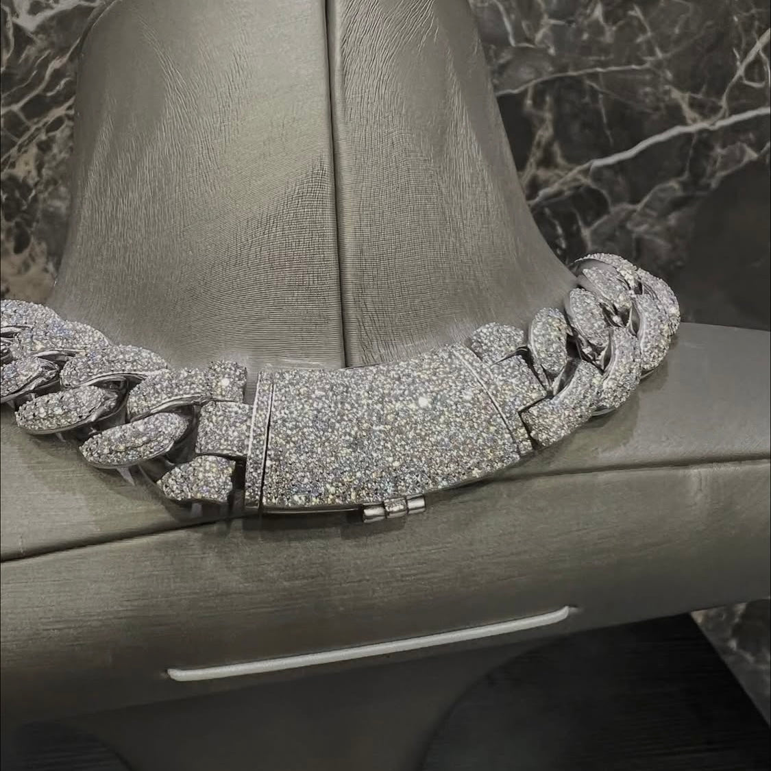 BUSSDOWN CUBAN LINK CHAIN