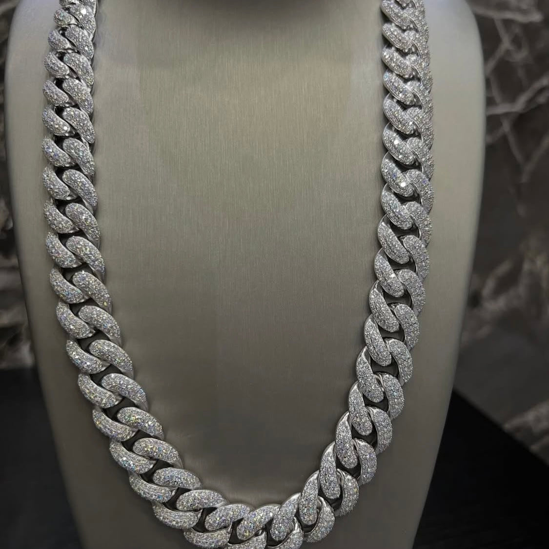 BUSSDOWN CUBAN LINK CHAIN